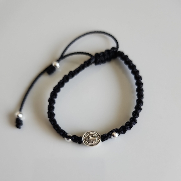 Elegant Black Braided Bracelet with Silver Beads - Picture 1 of 4